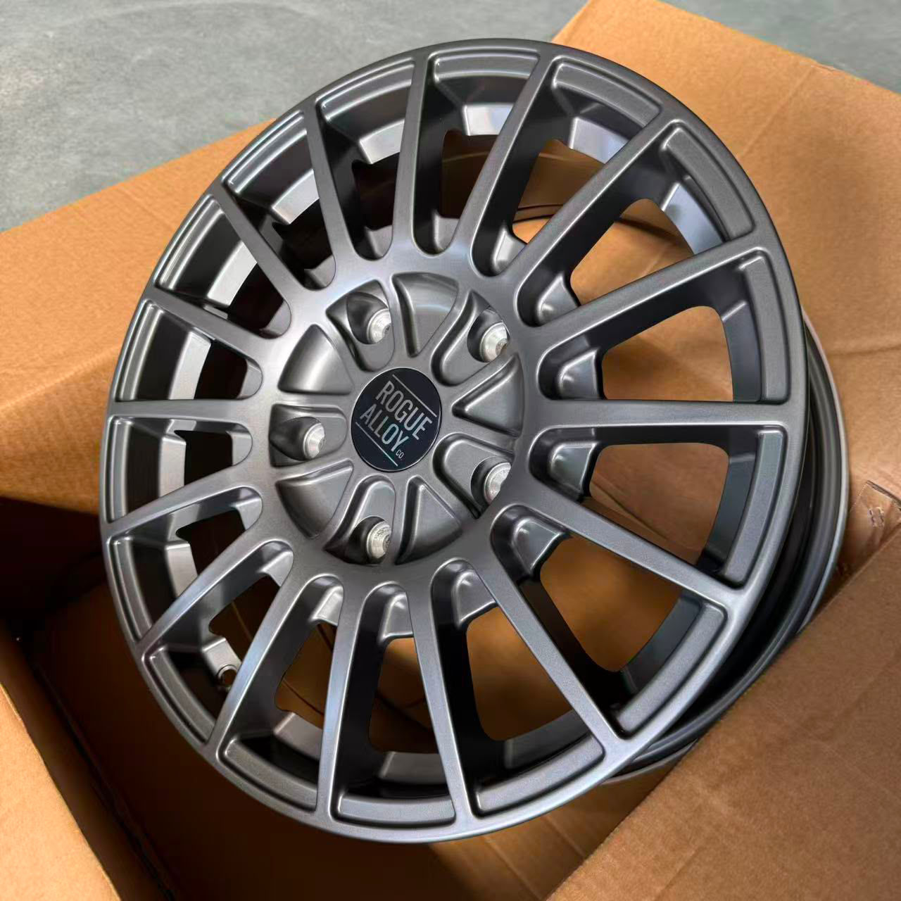 DUE OCT 1x 18” ROGUE MH1 SATIN GREY 5x160