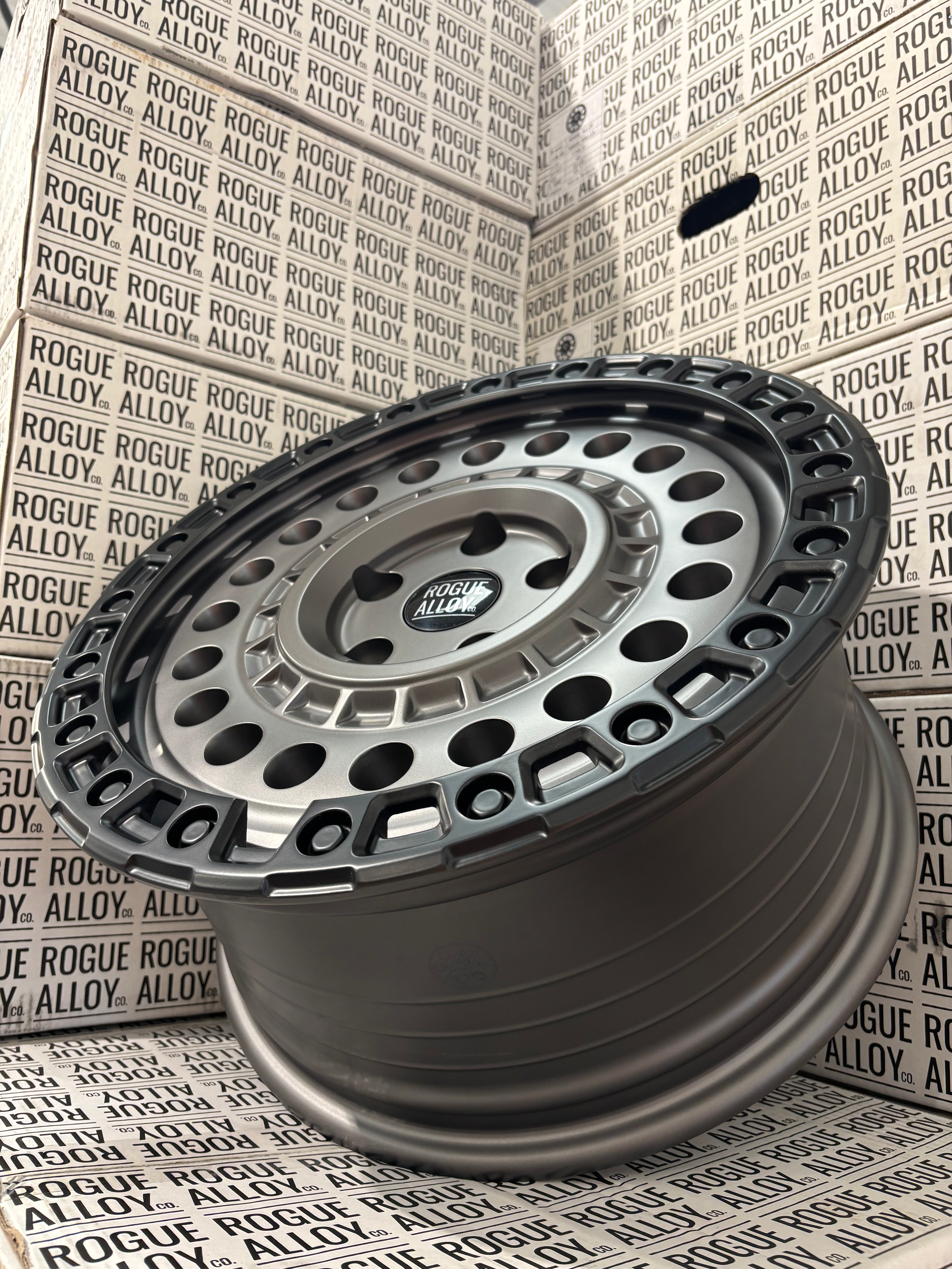 1x 17” ROCKY GREY 8000KG LOAD RATING