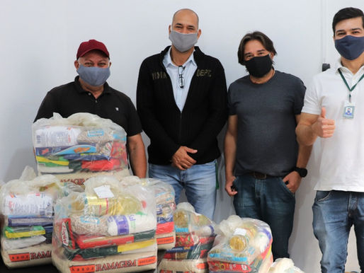 Lojas fazem doações em suas cidades