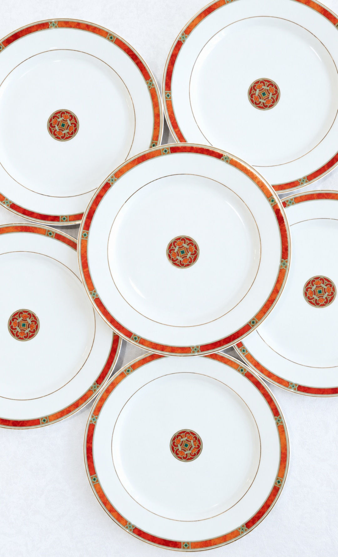 6 Assiettes à dessert en porcelaine de Limoges, de la maison Remy Delinières