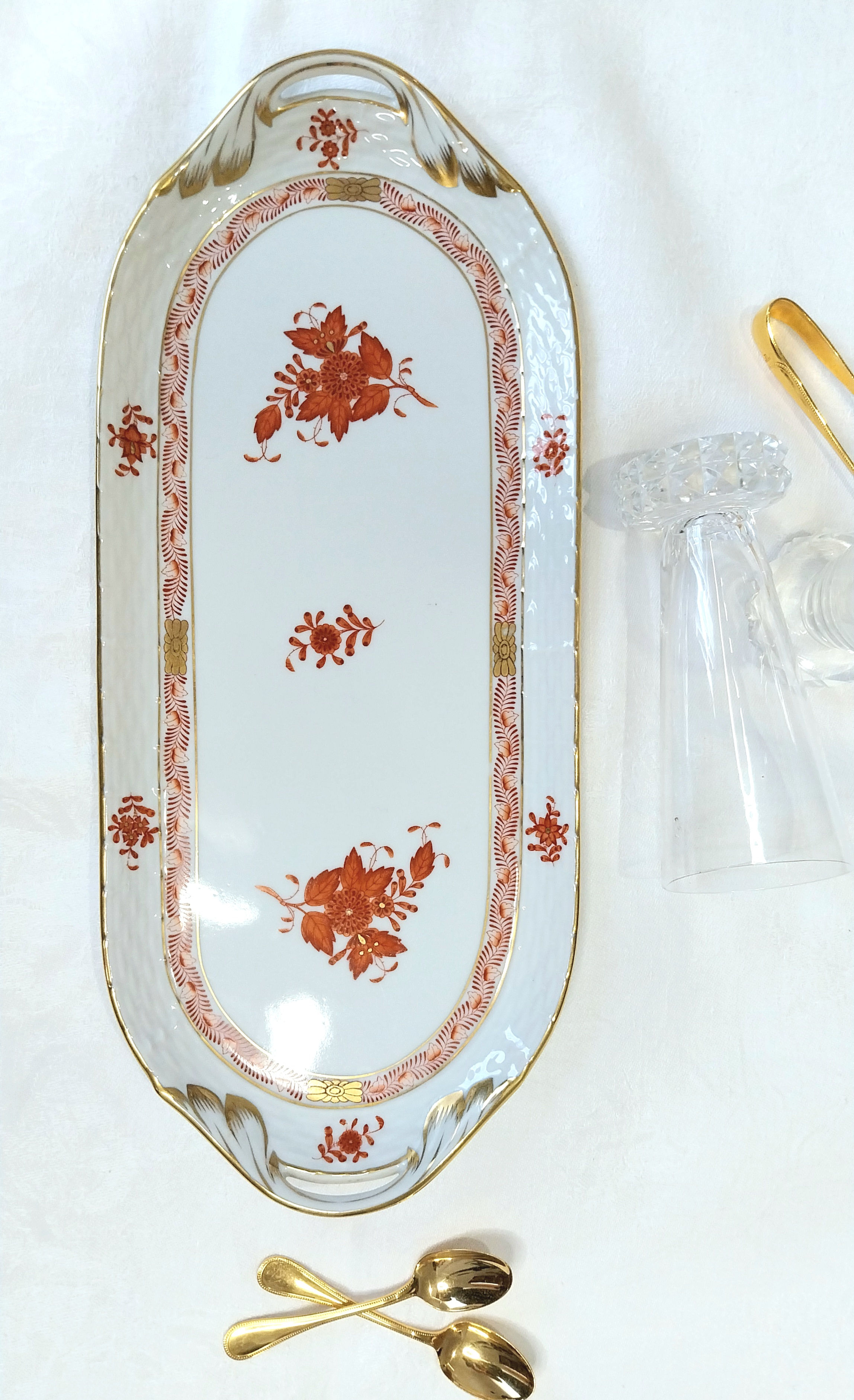 Plat à cake/sandwichs en porcelaine de la manufacture Herend