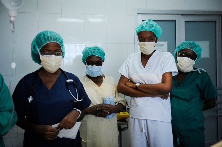 The Heart Fund - Cardiovascular disease - Operating room - medical staff