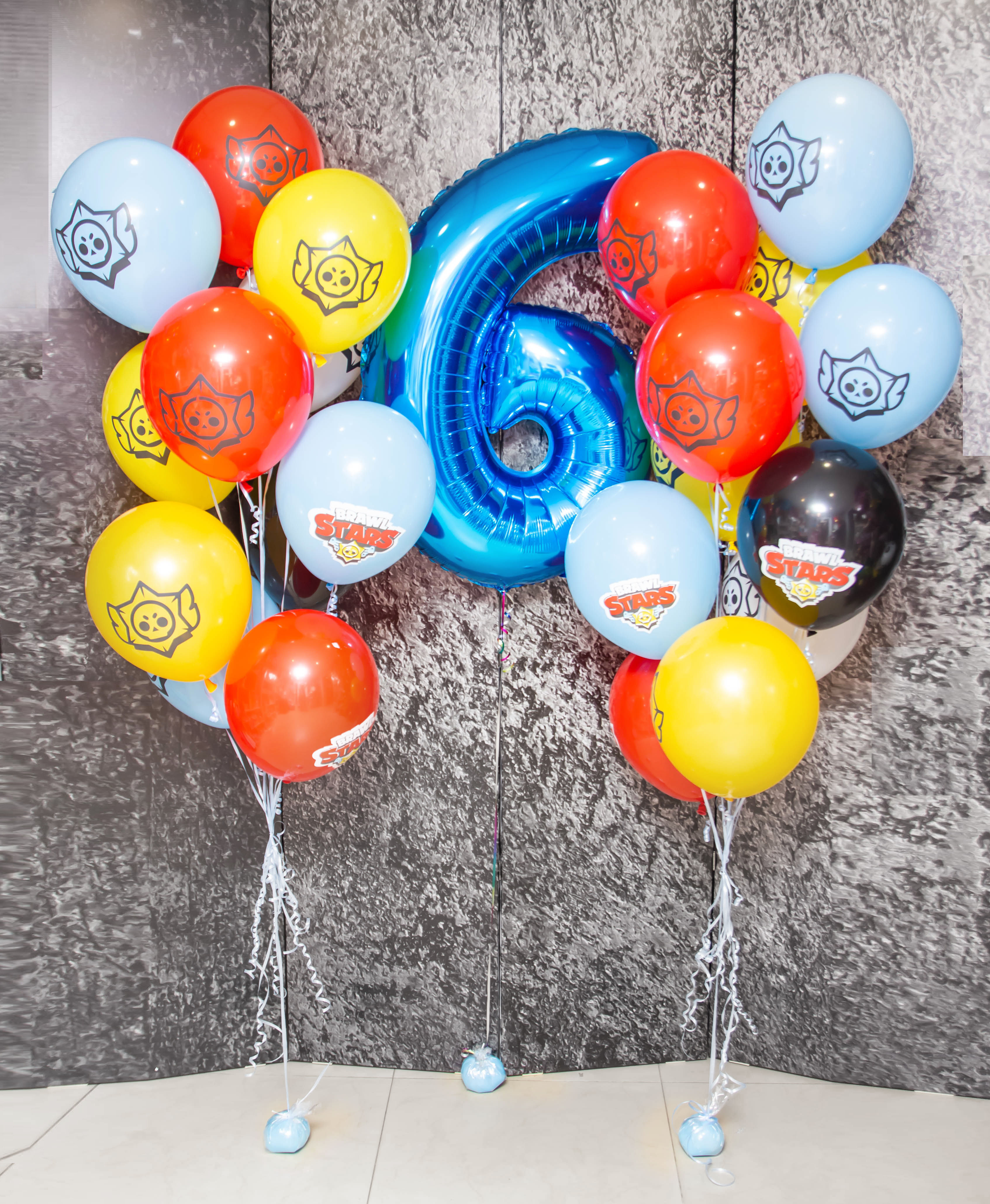 Гелієві кулі цифра 6 і фонтани в стилі Brawl Stars, святкова композиція у Запоріжжі