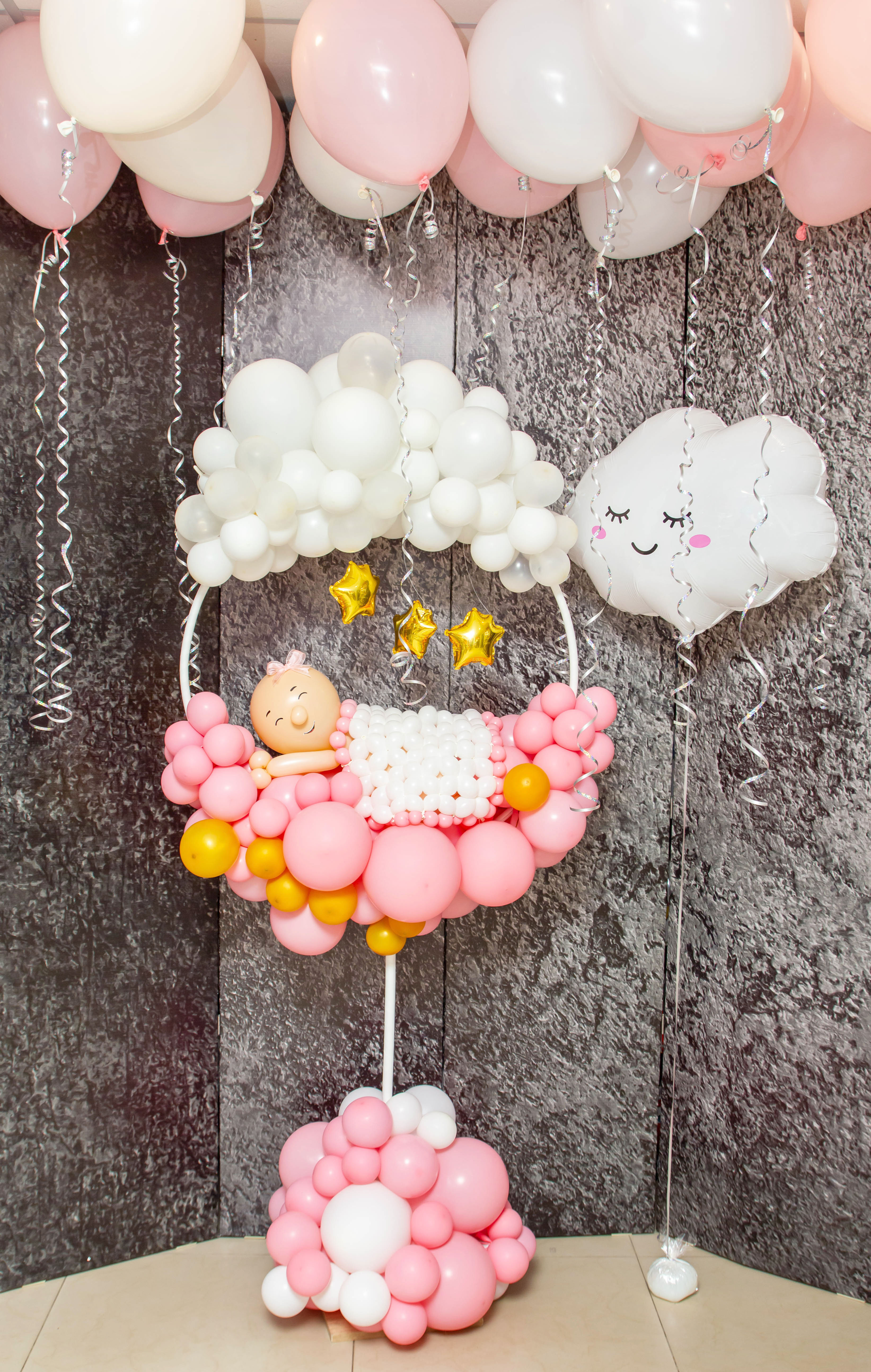 Фігура на зустріч з пологового та гелієві кулі