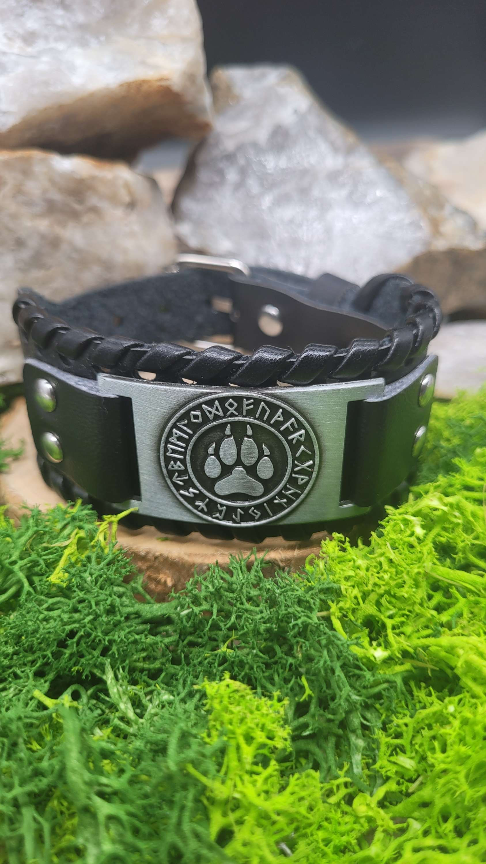 Bracelet vintage en cuir avec totem runique griffe d'ours