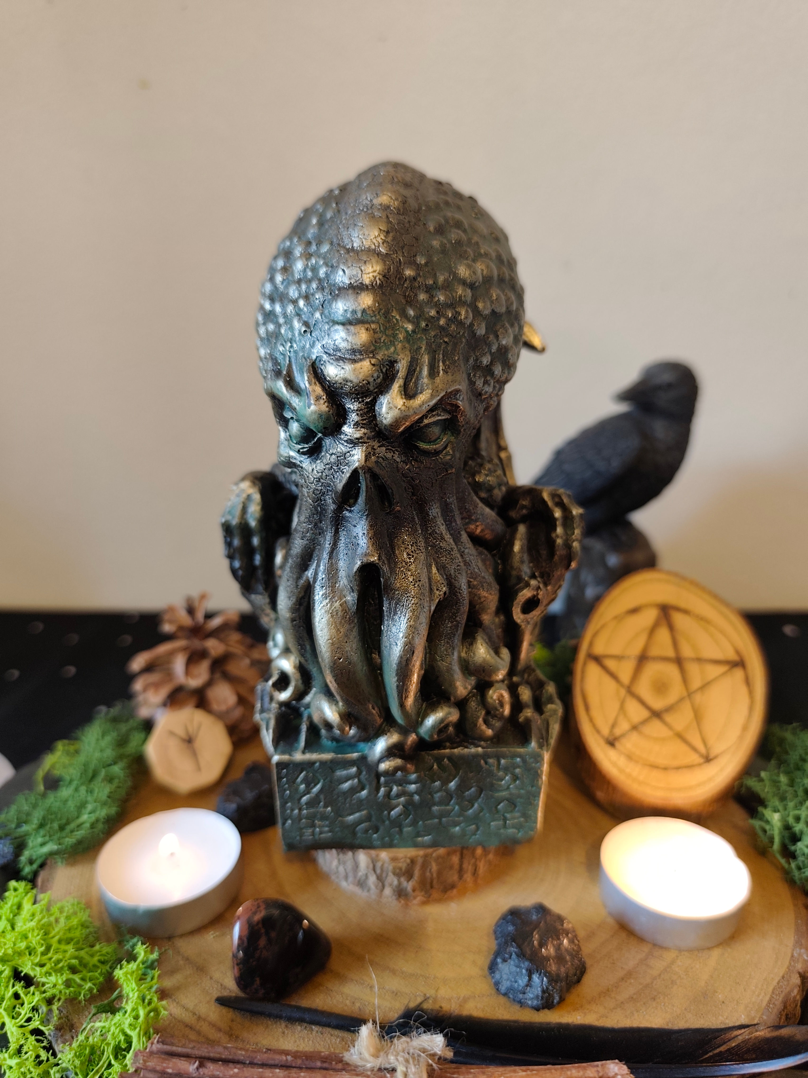 Figurine Cthulhu en résine peinte à la main inspirée de H.P. Lovecraft