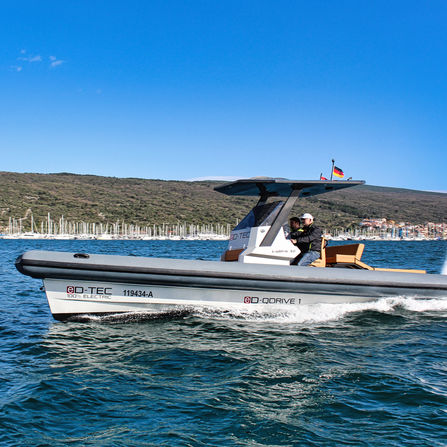 O inovador Bote Elétrico eD 32 c-Ultra