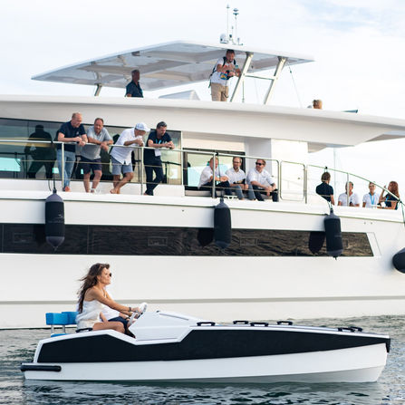 Estaleiro Australiano lança tender elétrico