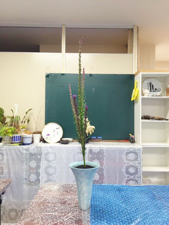 奈良の生け花教室日記と3分でわかる花を上手にいけるコツ 奈良 高の原 日本料理おばな 葉の取り方 奈良の生け花教室日記と3分でわかる花を上手にいけるコツ 奈良 高の原 日本料理おばな 葉の取り方