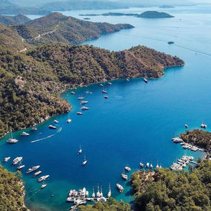 Mooring in Bedri Rahmi Bay: Tips for a Quiet Morning Swim