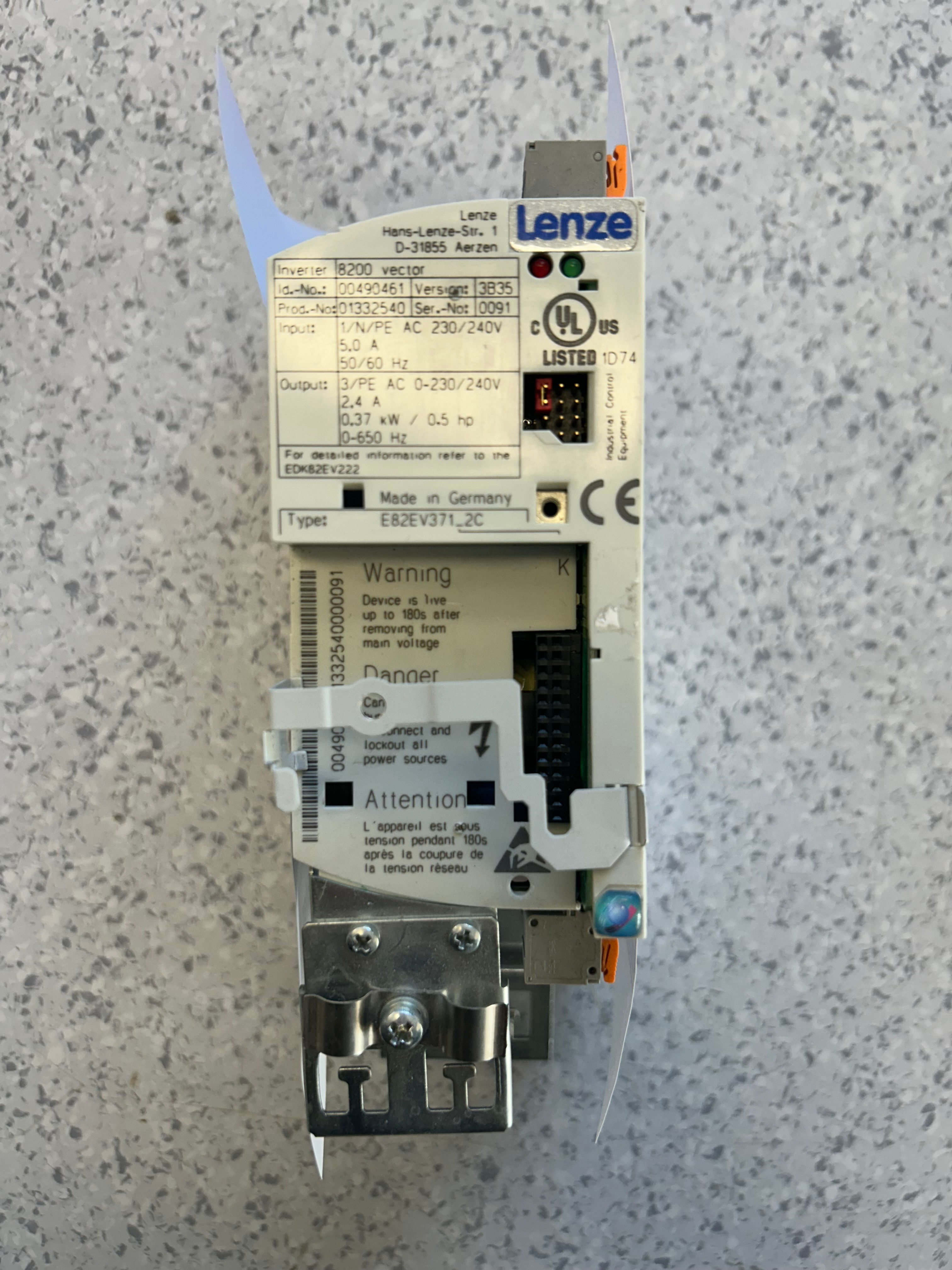 Lenze E82EV371_2C 0,37kW Frequenzumrichter