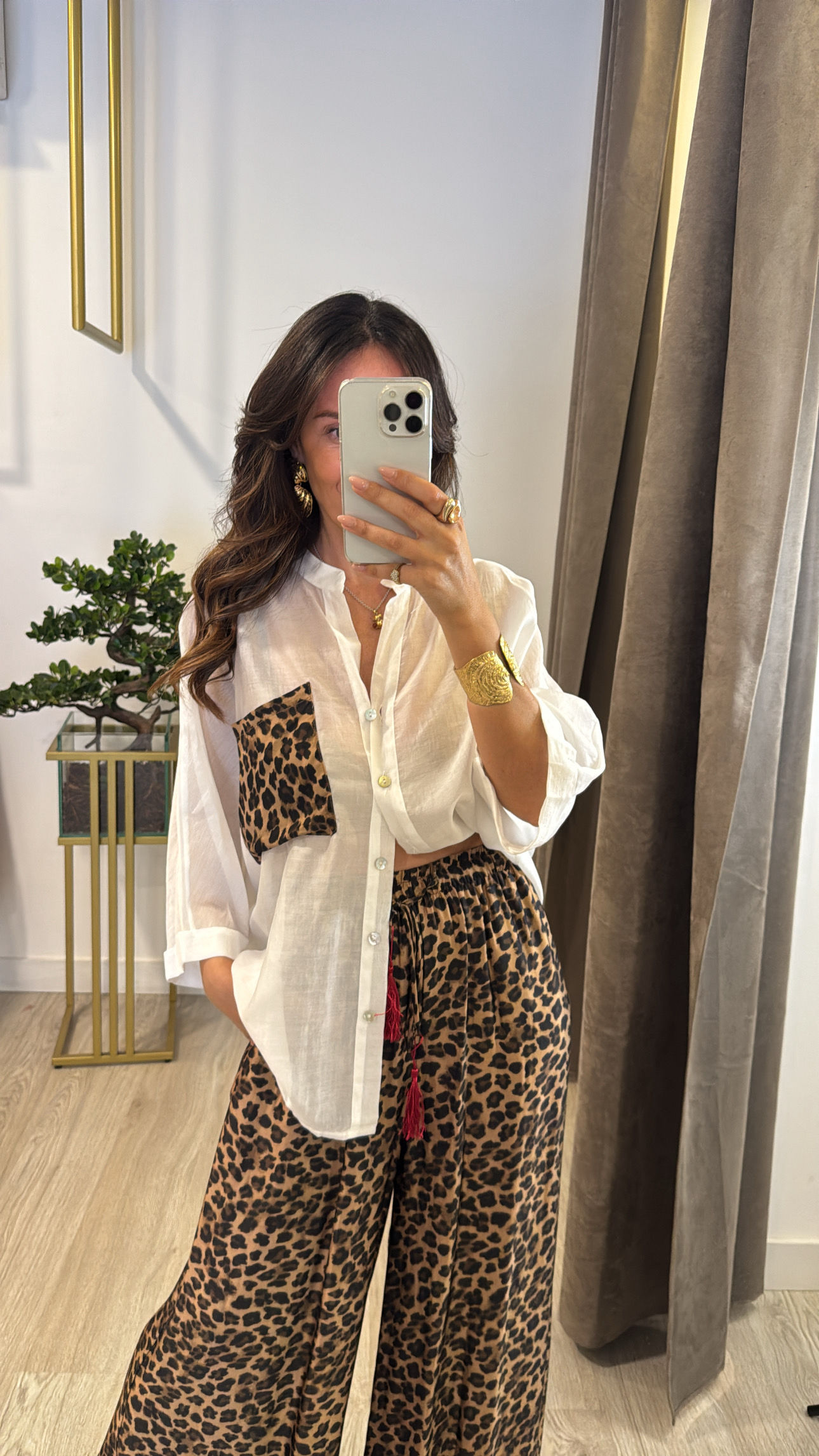 Camisa fluida com bolso estampado 