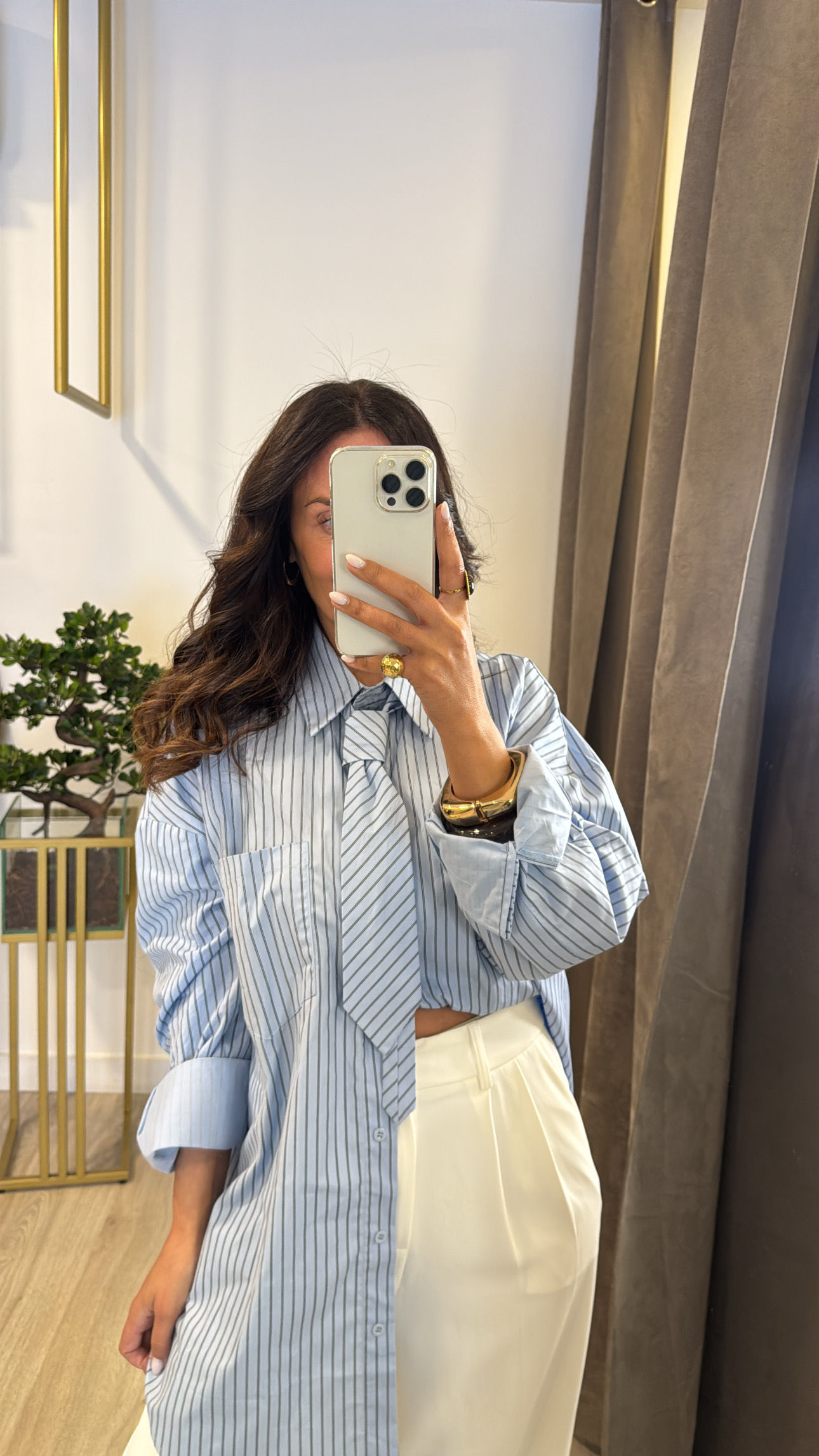 Camisa com gravata incluída 