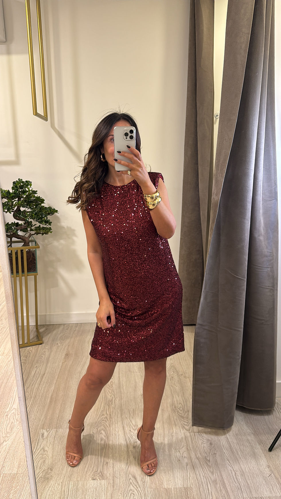 Thumbnail: Vestido lantejoulas ( disponível em 3 cores )