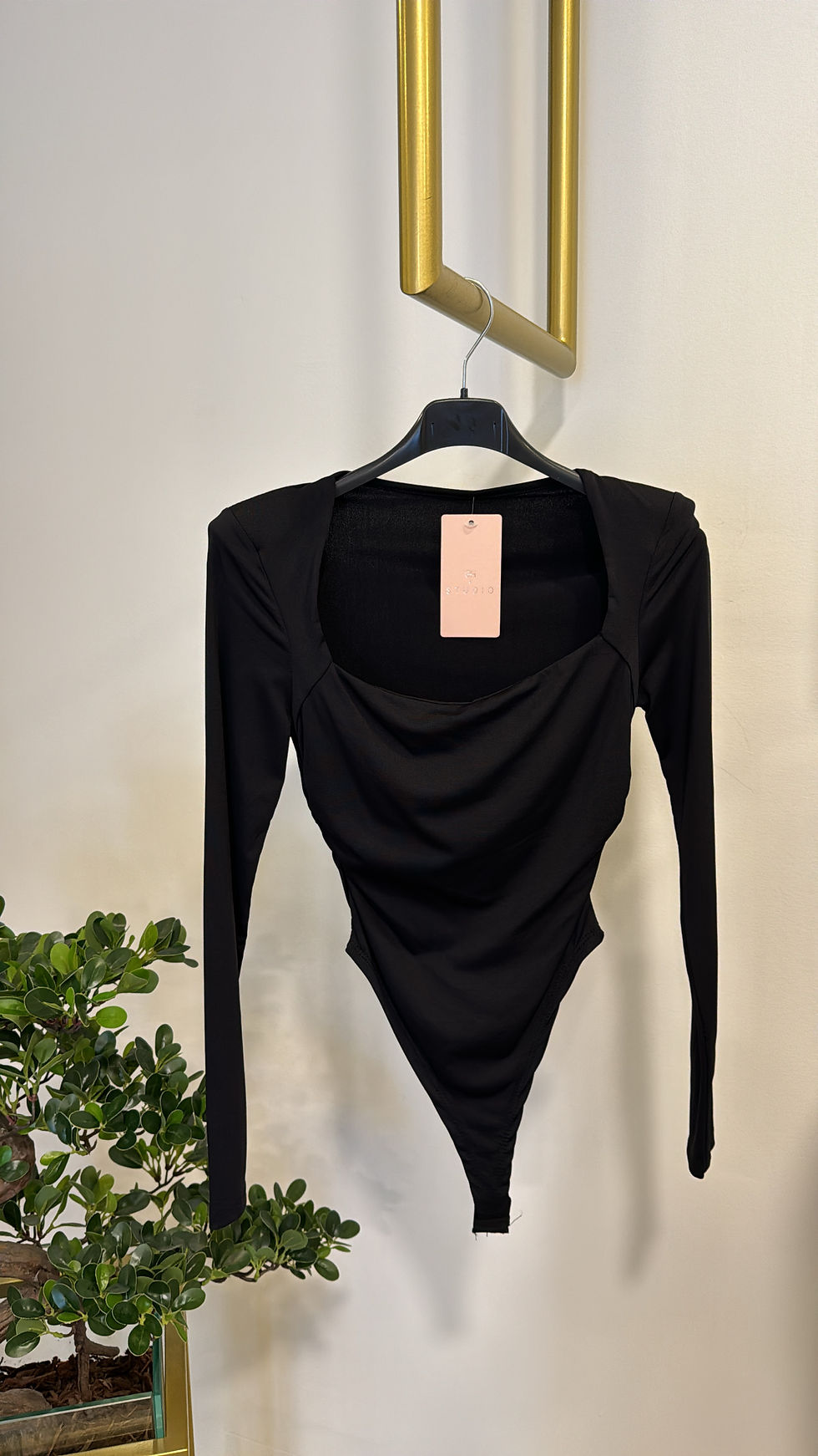 Miniatura: Body em lycra com ombreiras 