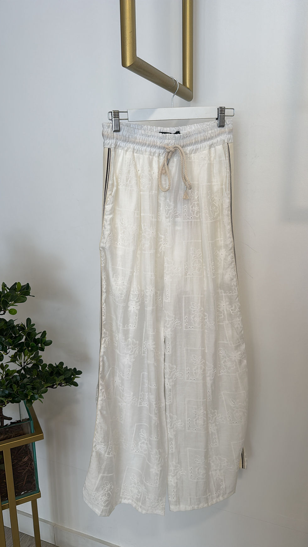 Thumbnail: Calça bordado em linho 