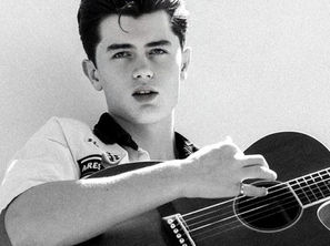 10 Essential Vintage-Vibe Love Songs for Your Wedding Day!