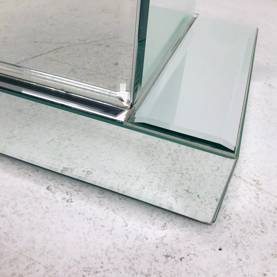 Thumbnail: #5991 Mirrored Entry Console