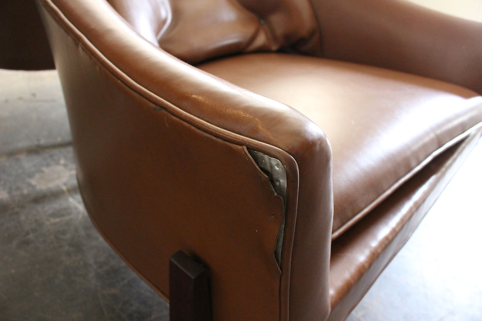 Thumbnail: 8633 Pair 3-Legged Lounge Chairs