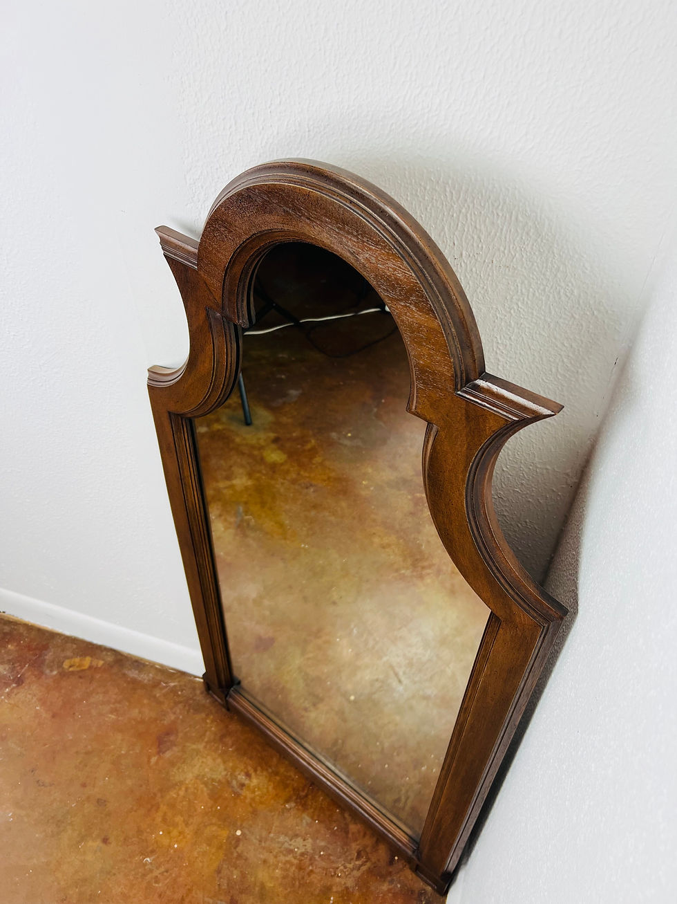 Thumbnail: #1096 Drexel Mariano Keyhole Mirror