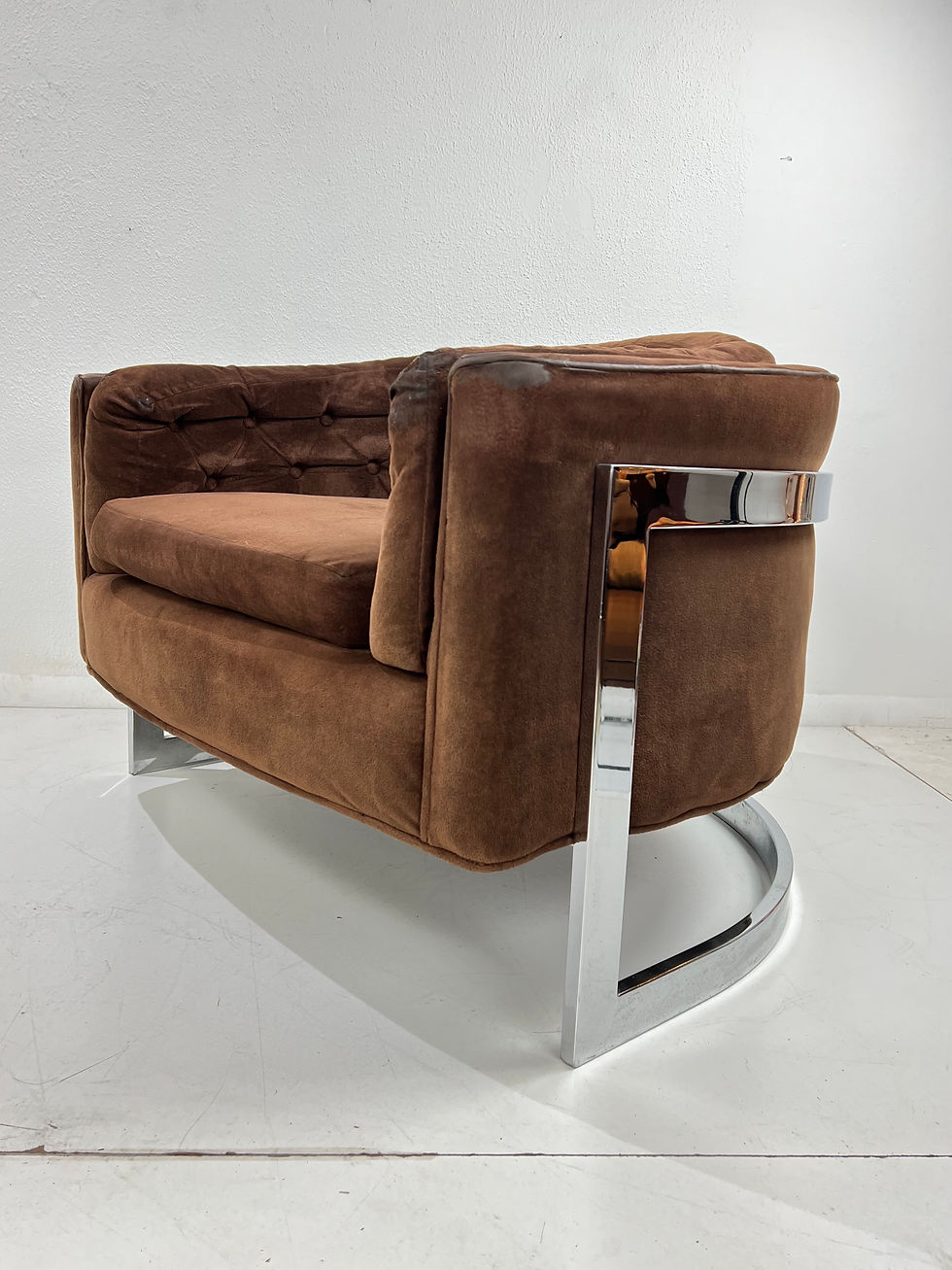 Thumbnail: #1637 Pair of Vintage Barrel Lounge Chairs by Jules Heumann for Metropolitan