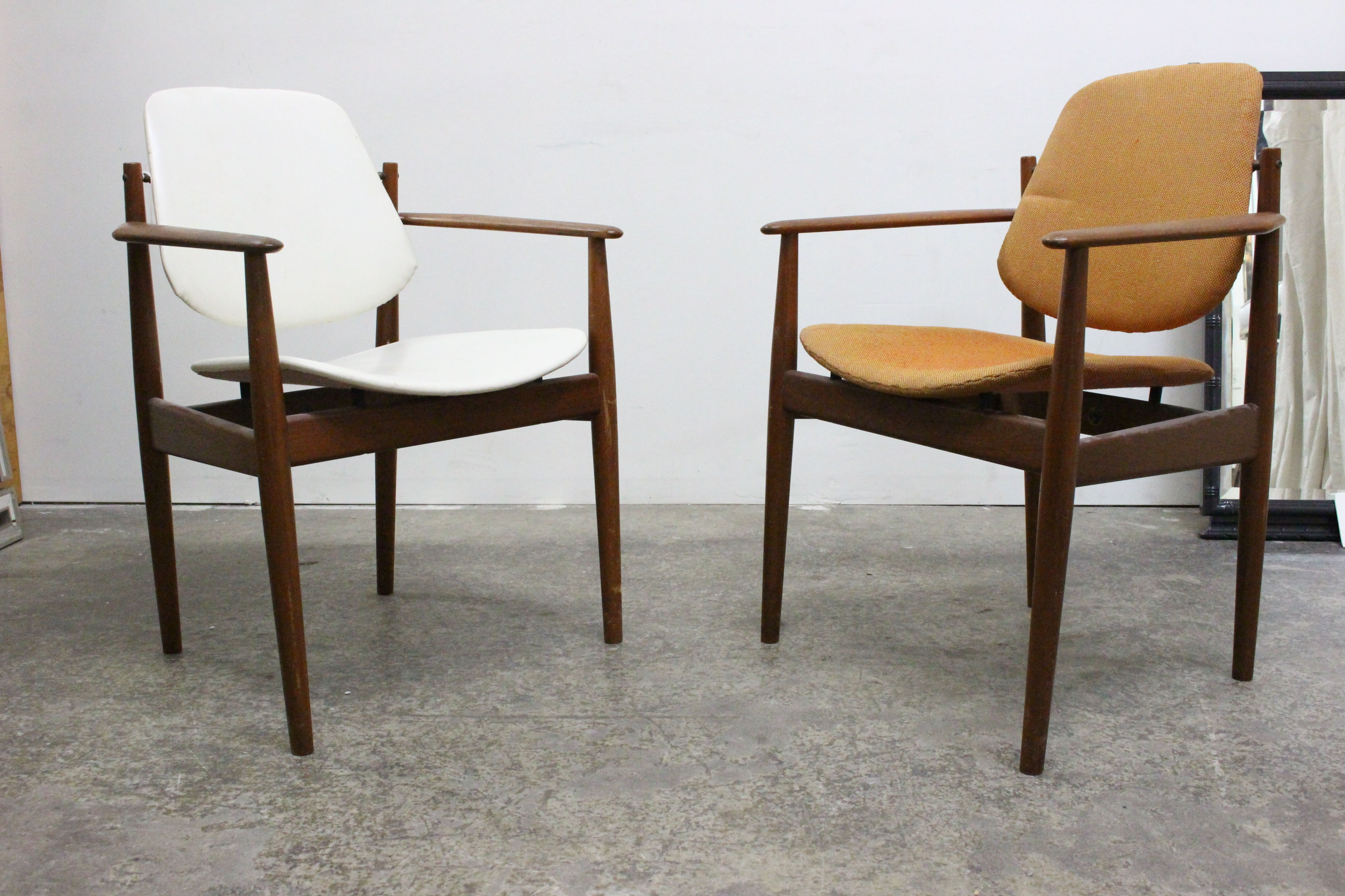 #895 Pair Arne Vodder Arm Chairs