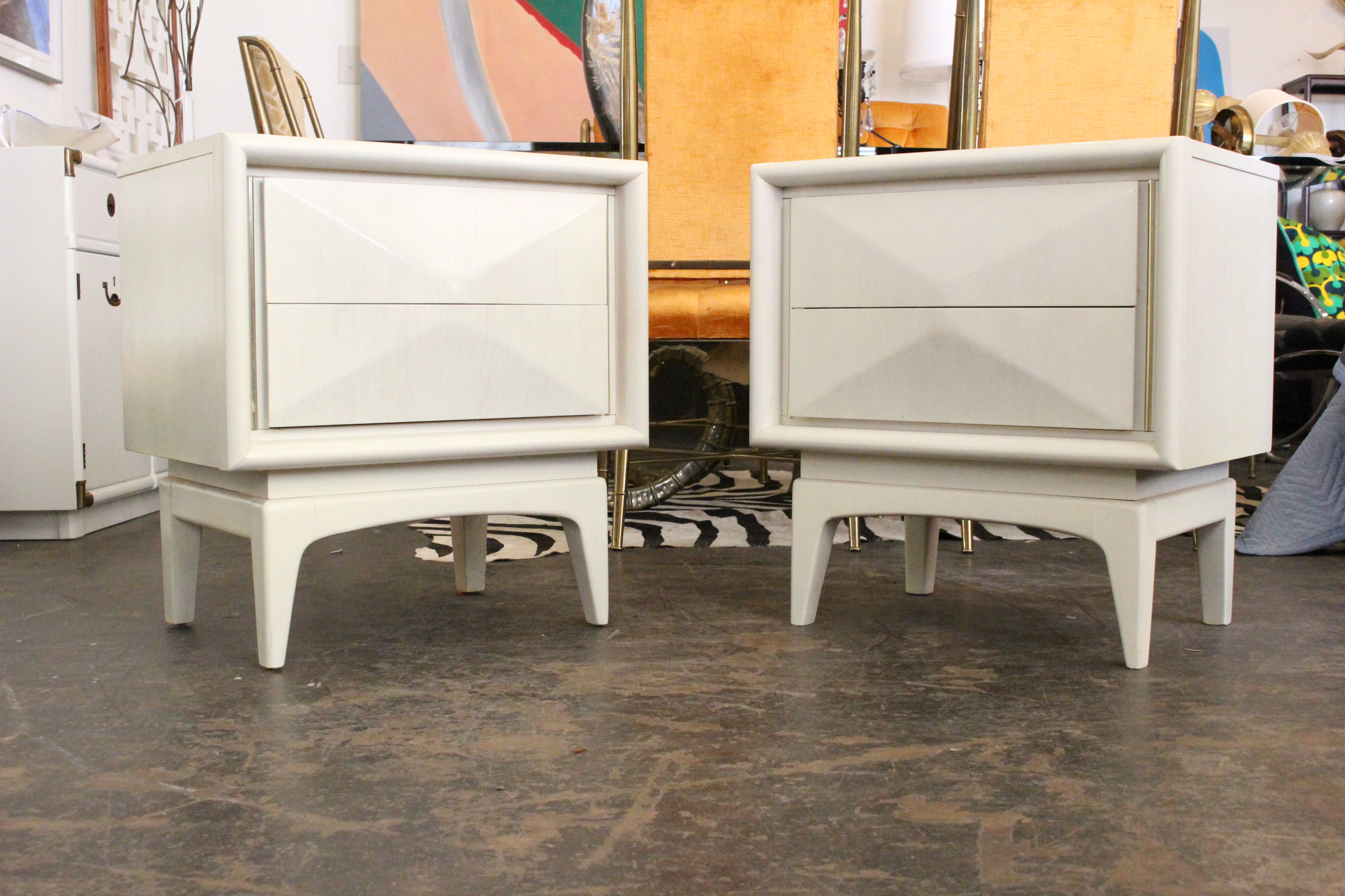 #8858 Diamond Front Nightstands