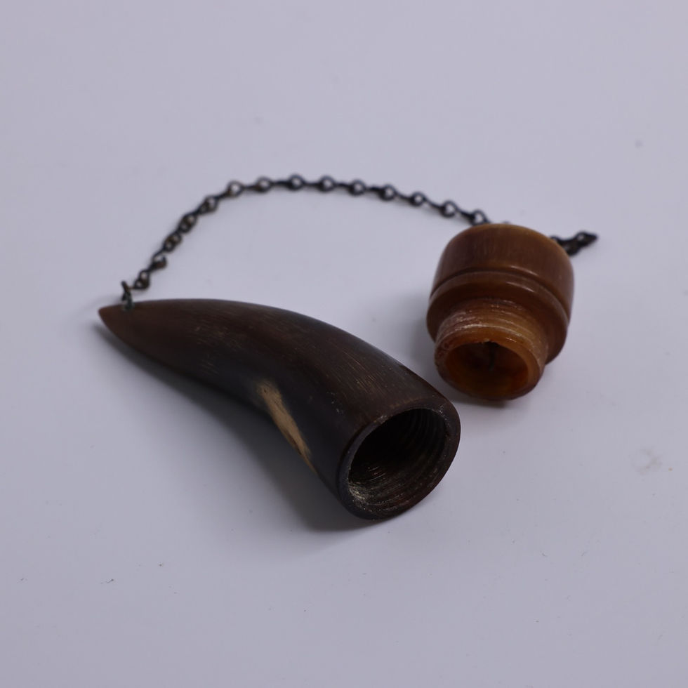 Thumbnail: Antique American Civil War Era Salt or Snuff Powder Horn with Screw Top & Chain