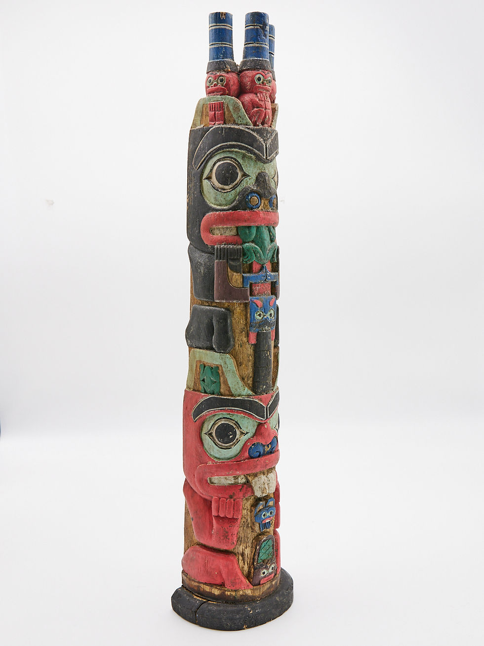 Thumbnail: Vintage Totem Carving