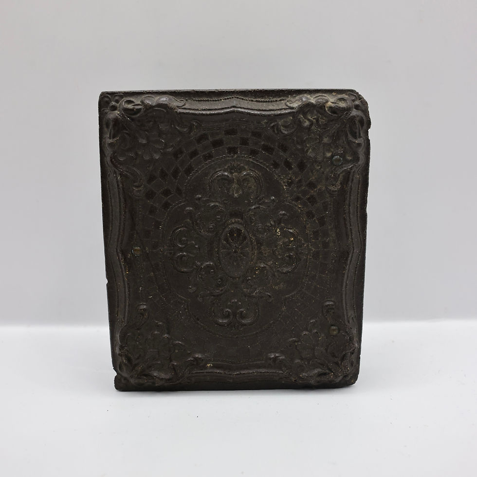 Thumbnail: Pre-Civil War Era Daguerreotype Case