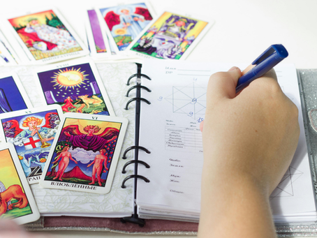 The Psychological and Social Effects of Tarot: A Beginner‑Friendly, Research‑Focused Guide