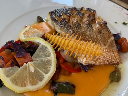 Onde comer em Nazaré: restaurante Pangeia une gastronomia sofisticada e vista para o Atlântico