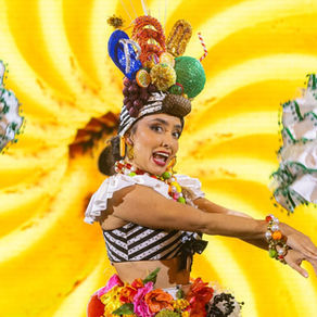 “Aquele Abraço”: espetáculo em Copacabana celebra 70 anos sem Carmen Miranda com jantar-show imperdível no Rio