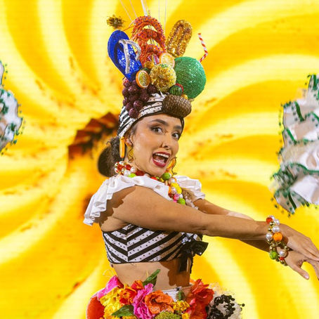“Aquele Abraço”: espetáculo em Copacabana celebra 70 anos sem Carmen Miranda com jantar-show imperdível no Rio