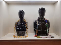 Colar de Crioula de Alcione e Guia de Orixás de Arlindo Cruz_Samba Patrimônio_Museu do Sam