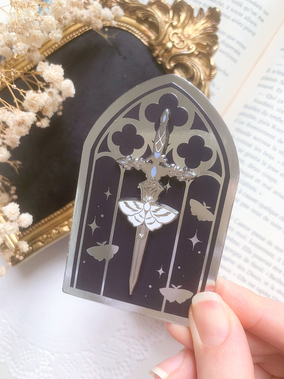 Thumbnail: PREORDER -Pins - The Knight and The Moth
