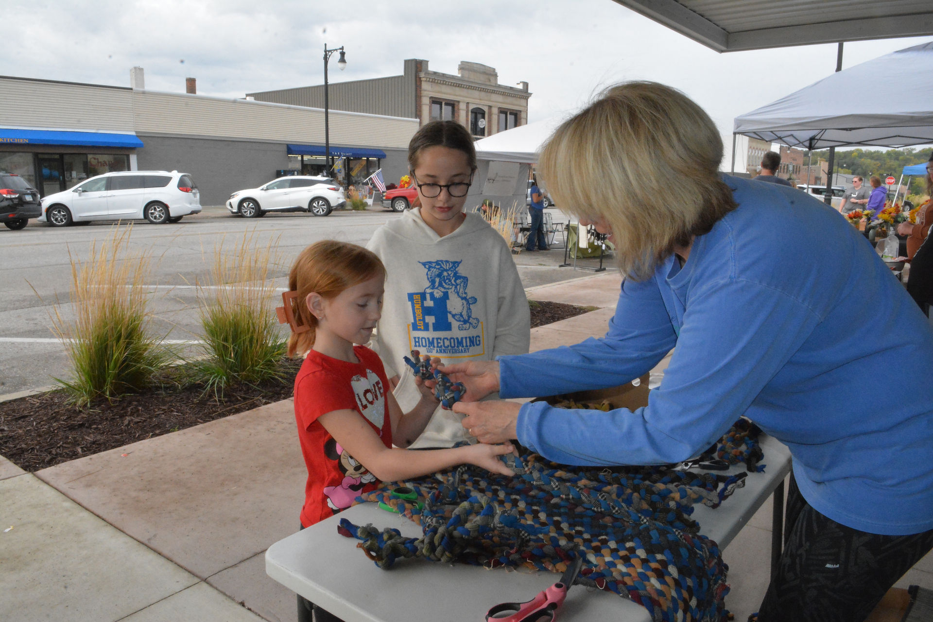 kids making dog ropes