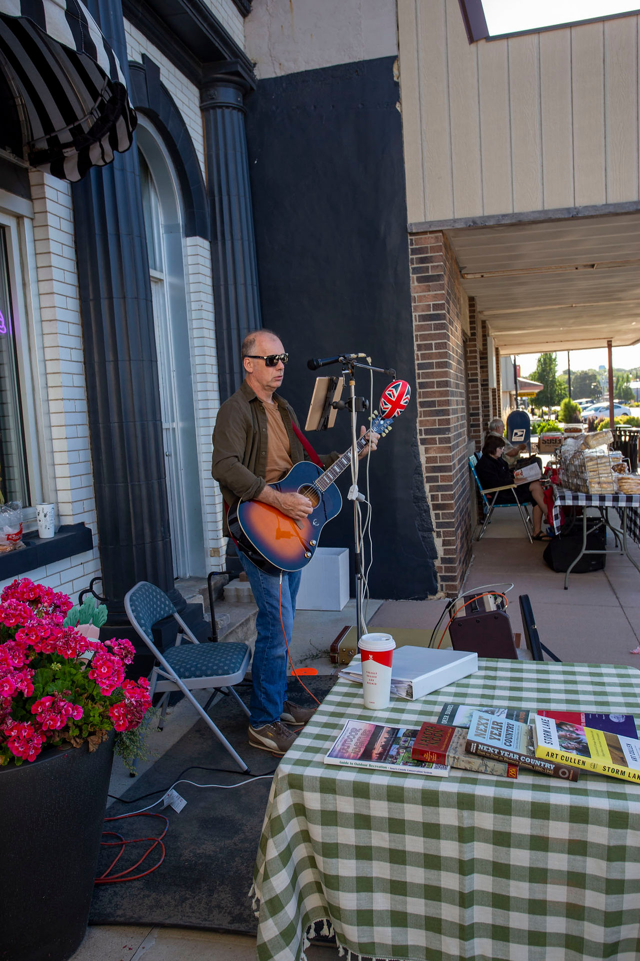 joe hadar singing in front of night owl