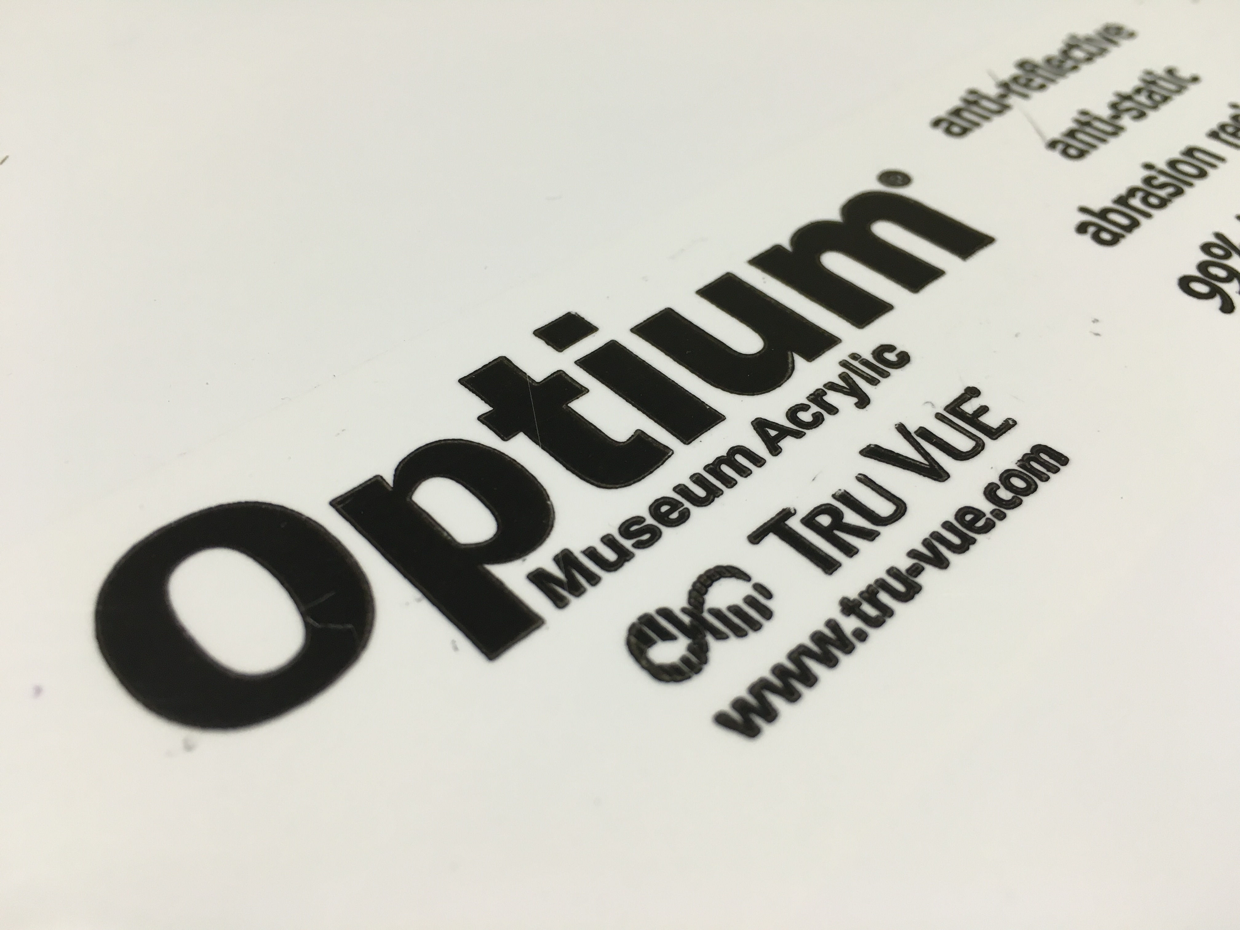 博物館等級低反光壓克力板 Optium Museum Acrylic