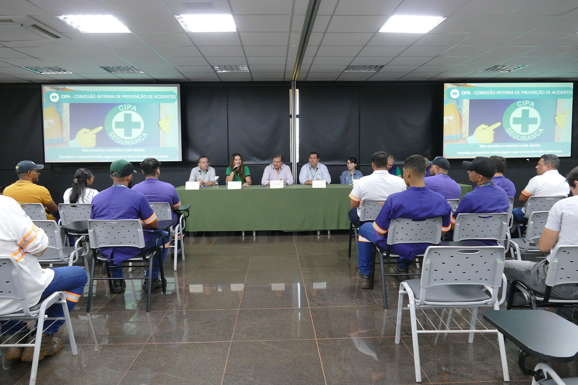 A Usina Alta Mogiana empossou a CIPA 2026/2027, reafirmando seu compromisso com a segurança, saúde e bem-estar dos colaboradores. Conheça a nova gestão.