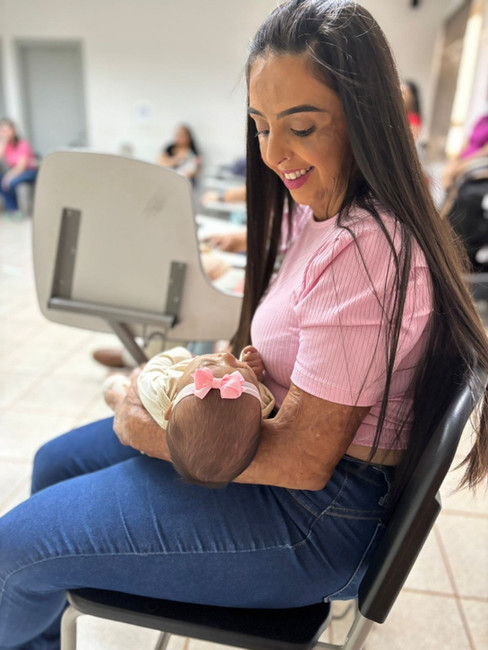 Descubra como a Usina Alta Mogiana apoia seus colaboradores com o Curso de Gestantes, oferecendo conhecimento, acolhimento e kits para famílias se prepararem para a chegada do bebê.