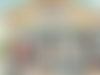 Sekumpulan orang dengan beg galas dan beg pakaian berdiri di luar syarikat penyewaan, menunggu di sebelah van putih. Suasana tenang, dan langit cerah.