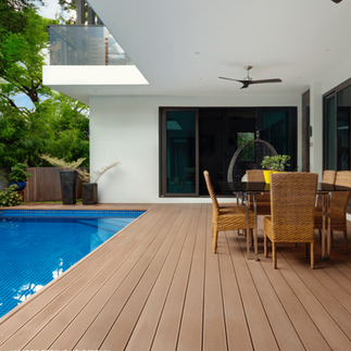 Ubah suai balkoni menggunakan bahan decking kayu kalis air