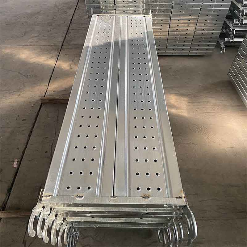 Joint pin scaffolding is used to connect the scaffolding frame more stably.
