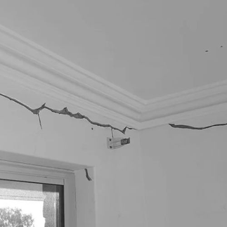 Sleek siling rumah design with cove lighting for a Penang condominium