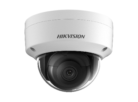 Night vision CCTV camera dipasang di luar rumah untuk pemantauan waktu malam.