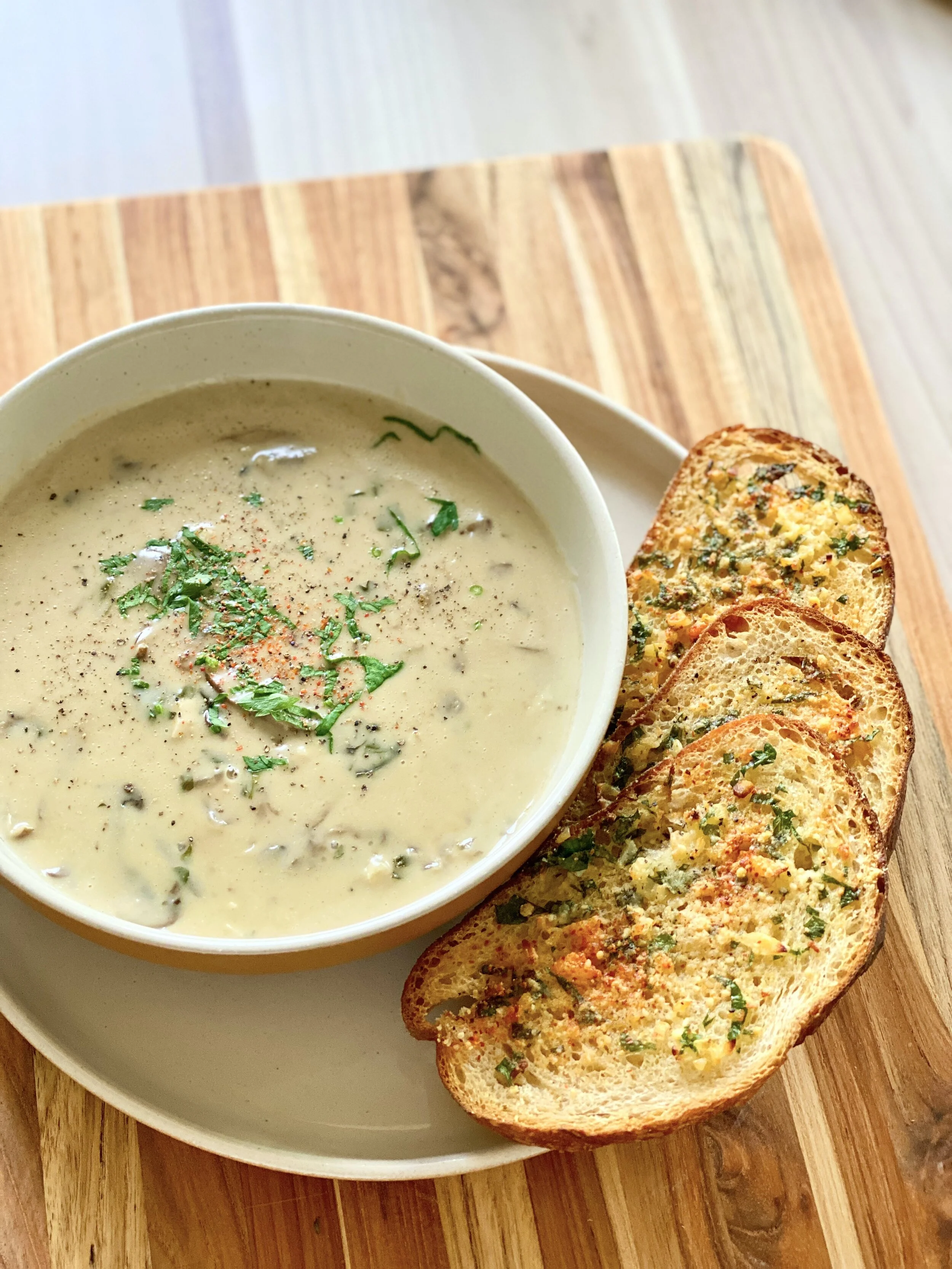 Elegant halal Christmas dinner table arranged by KL catering service