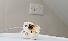 Circuit board displaying trip current in fuse under overload