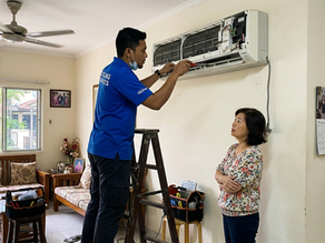 Juruteknik aircond membaiki penghawa dingin dinding yang tidak sejuk