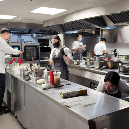 솔밤, 1주년을 맞이했습니다